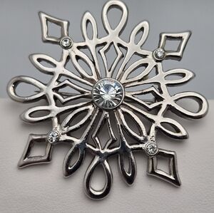 Vintage Enchanted Snowflake Brooch Silver Tone Rhinestone